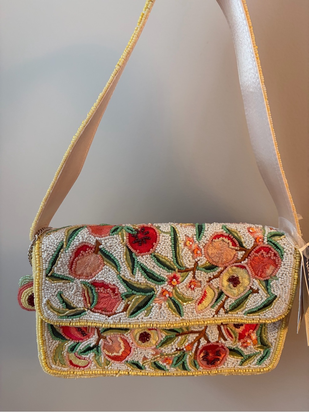 Handcrafted in India Beaded Peaches Shoulder bag